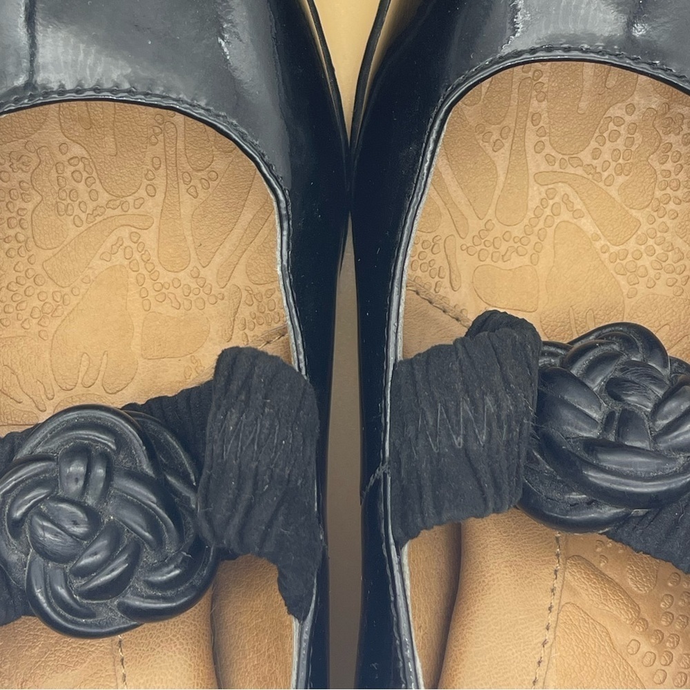 eurosoft by sofft courtney black patent pump, black patent, size 9.5M, euc - Picture 9 of 10